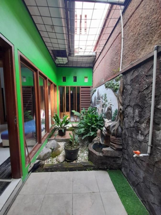 Mocca Guest House Banyuwangi  Zewnętrze zdjęcie